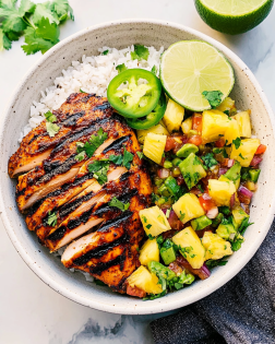 Grilled Chicken with Caramelized Pineapple Salsa Rice Bowl: A Flavorful Delight!
