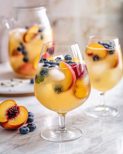 White Peach Sangria: Refreshing Recipe to Try Today!