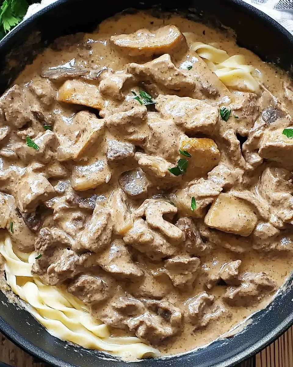 Beef Stroganoff Delight: Discover the Creamy Recipe!