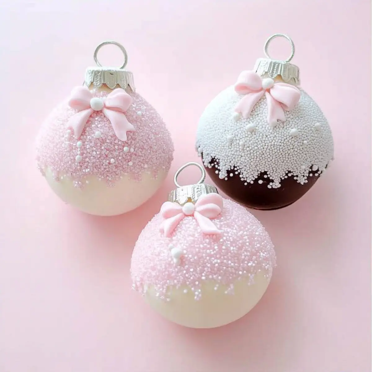 Delightful Christmas Ornament Cakes to Brighten Your Holidays